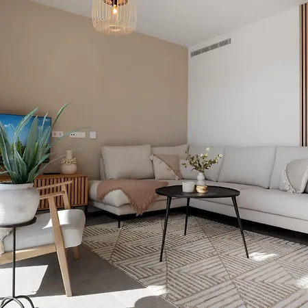 Vivi Homes - Bonita Del Sol Beach, Pool, Garden, Gym & Apartment