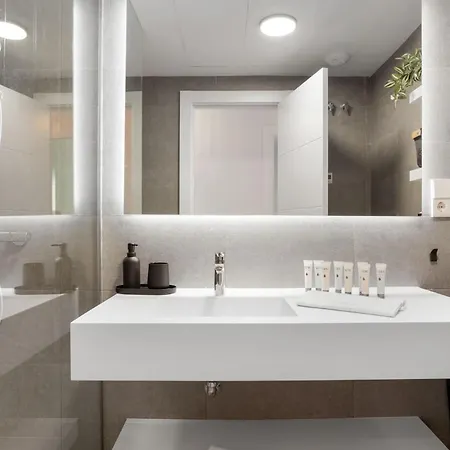 Vivi Homes - Bonita Del Sol Beach, Pool, Garden, Gym & *