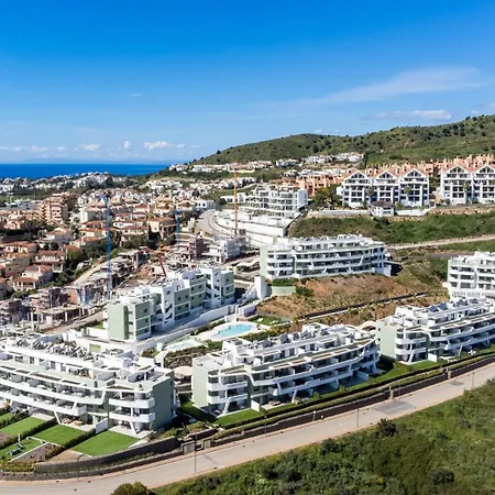 Vivi Homes - Bonita Del Sol Beach, Pool, Garden, Gym & Apartment