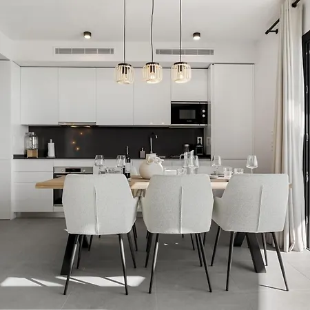 Vivi Homes - Bonita Del Sol Beach, Pool, Garden, Gym & Apartment La Cala De Mijas