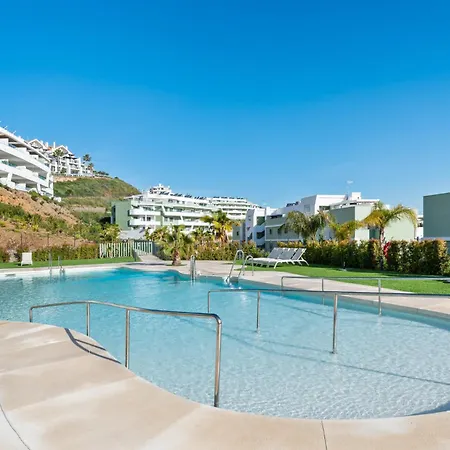 Vivi Homes - Bonita Del Sol Beach, Pool, Garden, Gym & Apartment