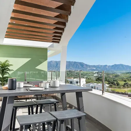 Vivi Homes - Bonita Del Sol Beach, Pool, Garden, Gym & Apartment