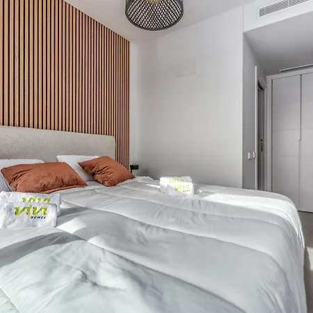 Vivi Homes - Bonita Del Sol Beach, Pool, Garden, Gym & Apartment